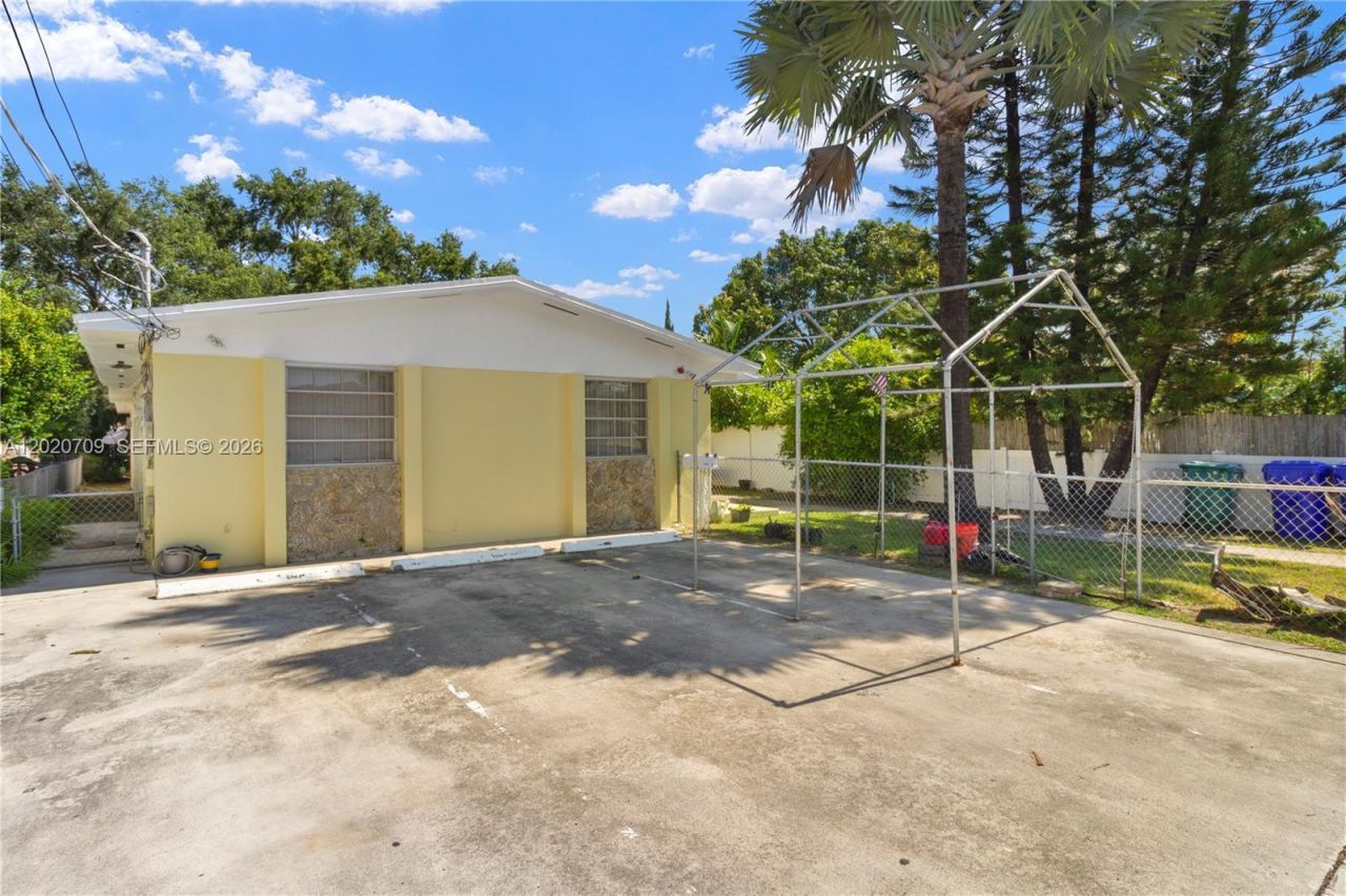 2275 SW 15th St , Miami, FL 33145 Photo