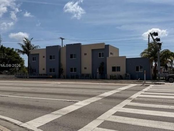 811 E 52nd St, Unit 101, Hialeah, FL 33013