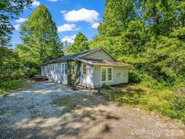 315 Alabama Avenue, Hendersonville, NC 28739