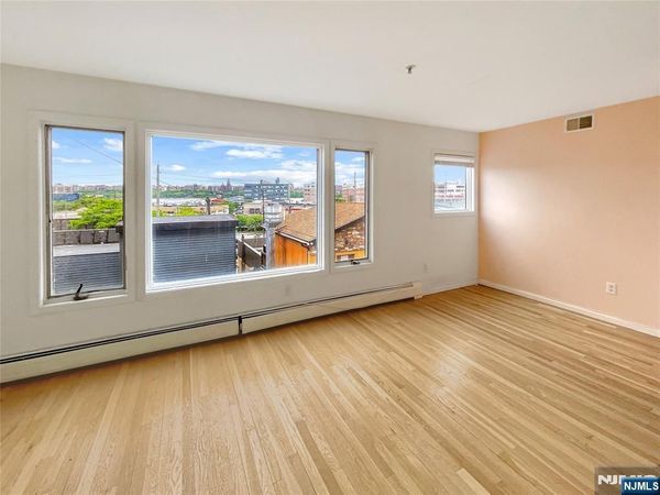 8913 Riverside Place 3, NORTH BERGEN, NJ 07047