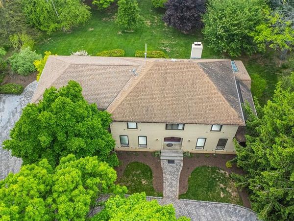 104 Shrewsbury Drive, LIVINGSTON, NJ 07039
