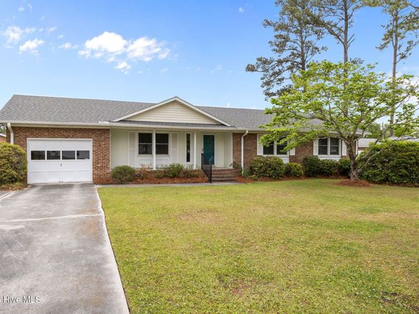 902 Hedrick Boulevard, Morehead City, NC 28557