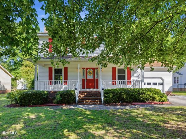 165 Raintree Circle, Jacksonville, NC 28540