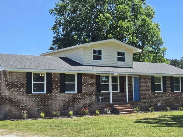 1807 Nc Highway 111, Chinquapin, NC 28521