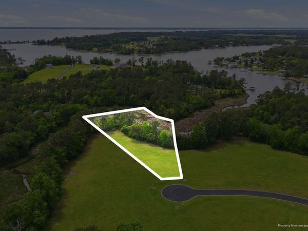 122 Davis Field Court , Oriental, NC 28571