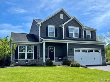11 Airmont Drive , Orchard Park, NY 14127