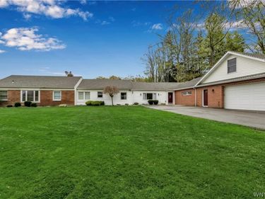 280 Pine Street , East Aurora, NY 14052