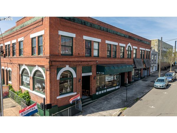 635 VIRGINIA AVE, North Bend, OR 97459