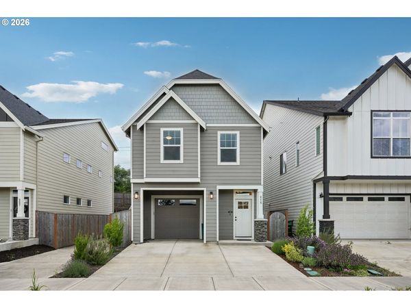 215 W BARBARAS WAY, Newberg, OR 97132