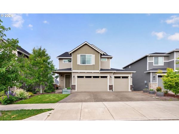 165 W TAYLOR CT, Newberg, OR 97132