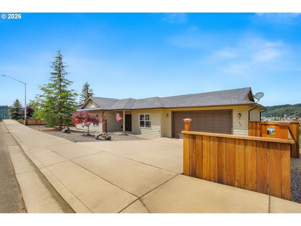 755 VALLEY VISTA ST, Sutherlin, OR 97479