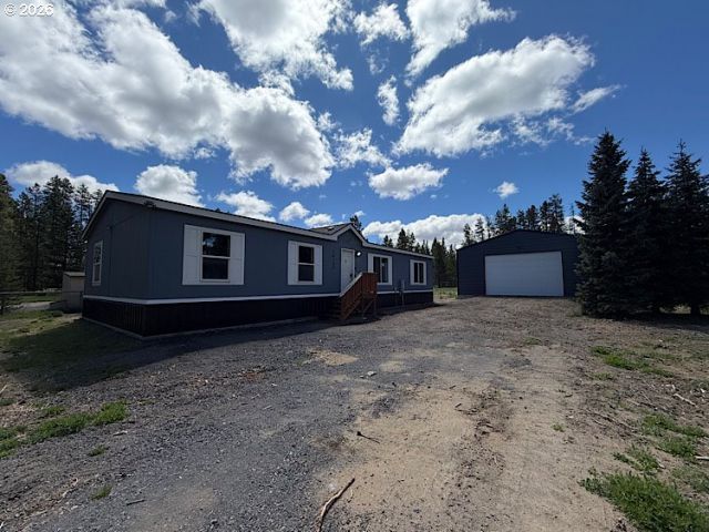 16125 Hawks Lair Rd, La Pine, OR 97739 Main Photo