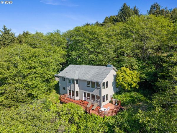 690 S 3RD AVE, Rockaway Beach, OR 97136