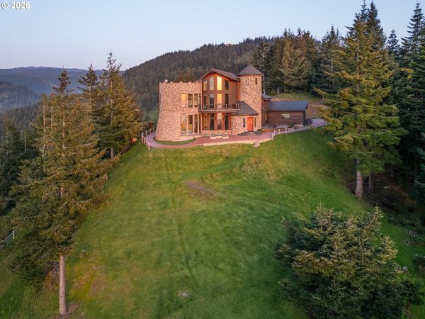 94880 Grizzly Mountain Rd, Gold Beach, OR 97444
