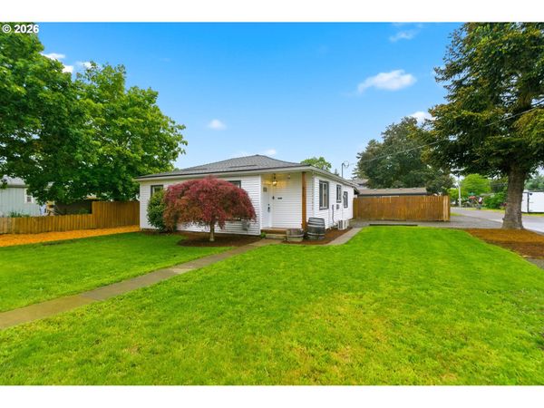 915 E 1ST ST, Yamhill, OR 97148