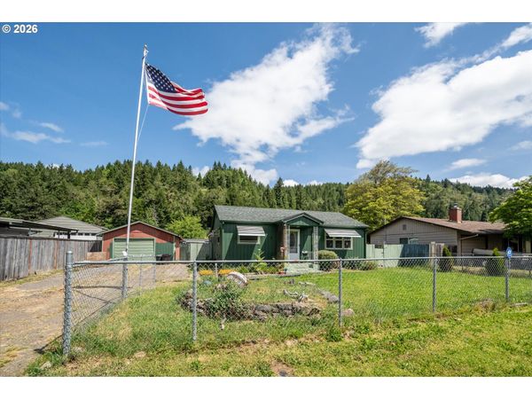 47885 W 1ST ST, Oakridge, OR 97463