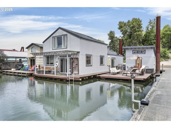 11610 N Island Cove LN, Portland, OR 97217