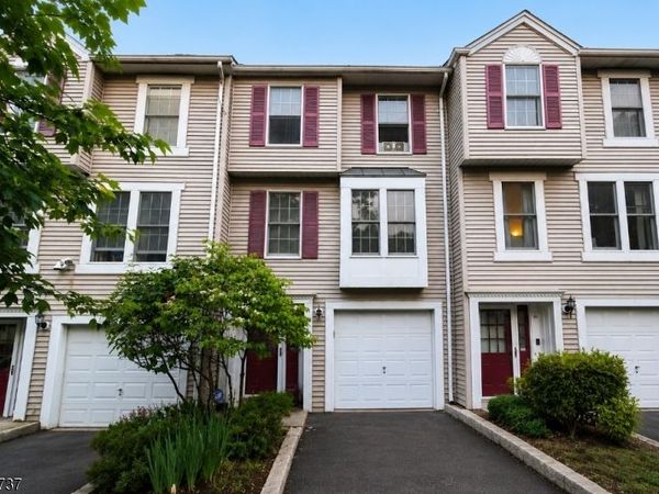 82 Tiffany Blvd, Newark, NJ 07104