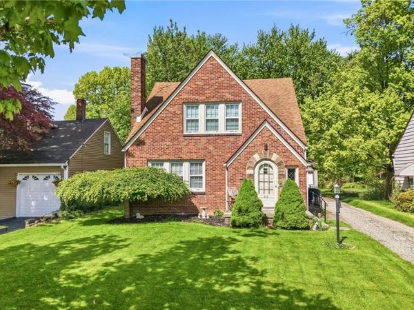 210 5th Avenue , Hubbard, OH 44425