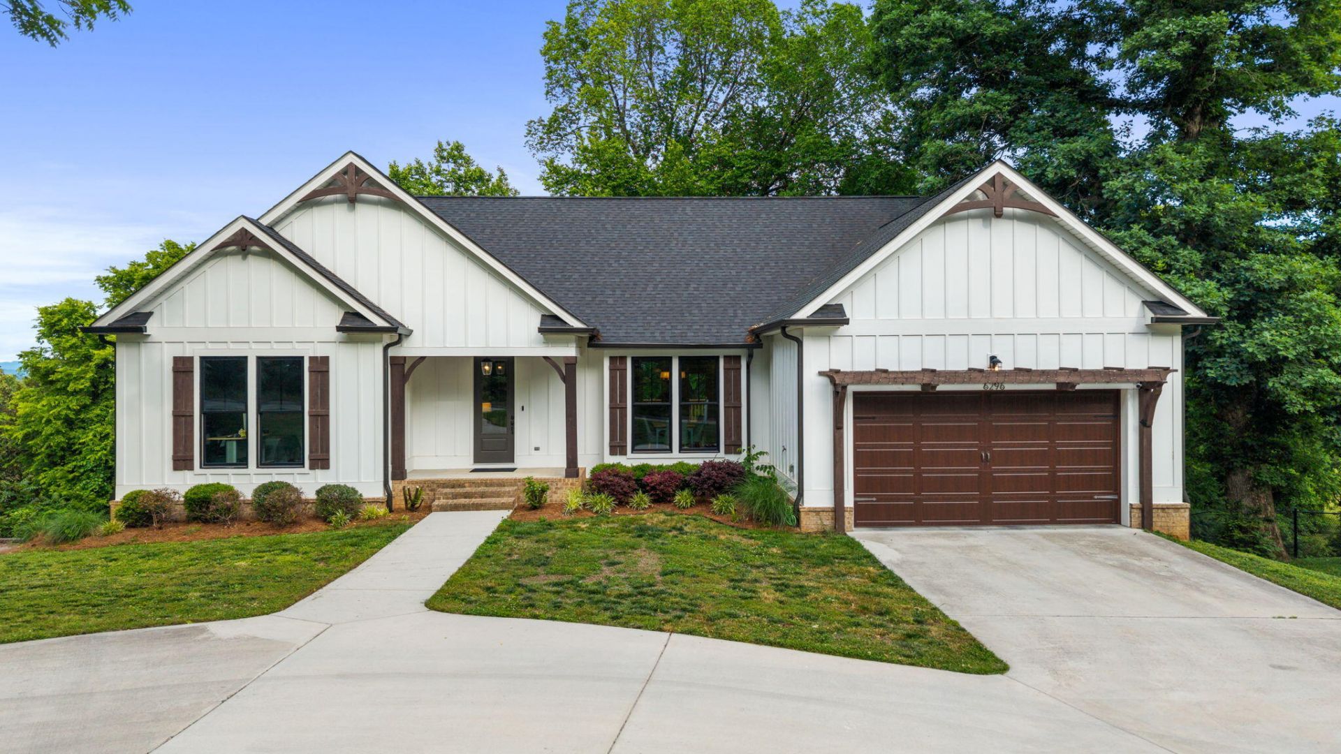 6296 Fairview Road, Hixson, TN 37343 Main Photo