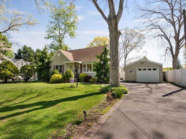 1321 Thompson Drive, Bay Shore, NY 11706