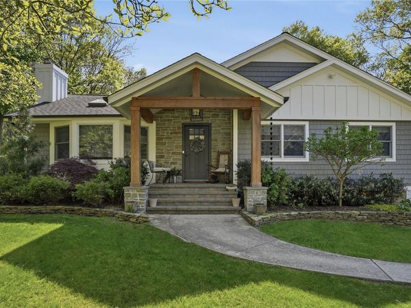 5 Canary Court , Huntington, NY 11743