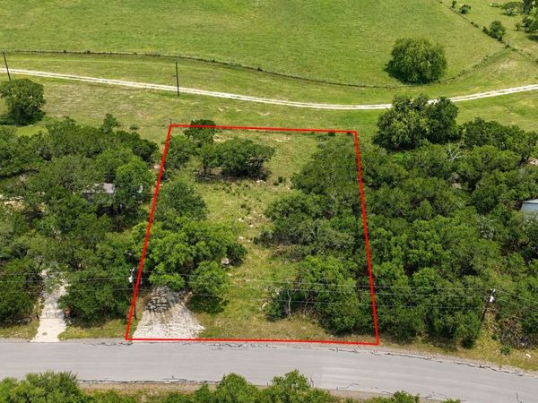 682 Winding River Ln, Spring Branch, TX 78070