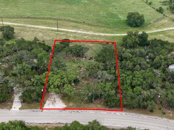 682 Winding River Ln, Spring Branch, TX 78070