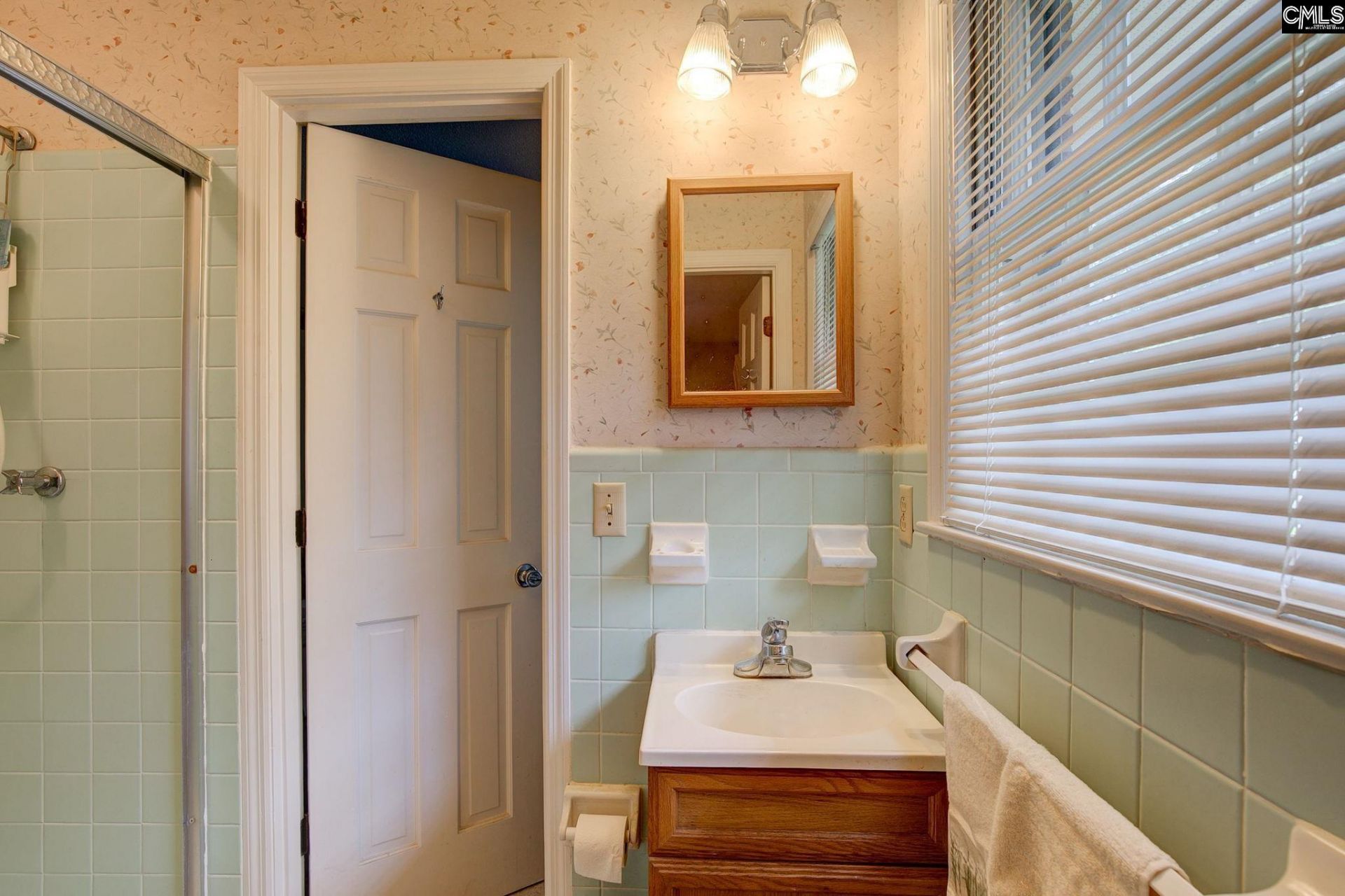 415 Cool Springs Photo 16