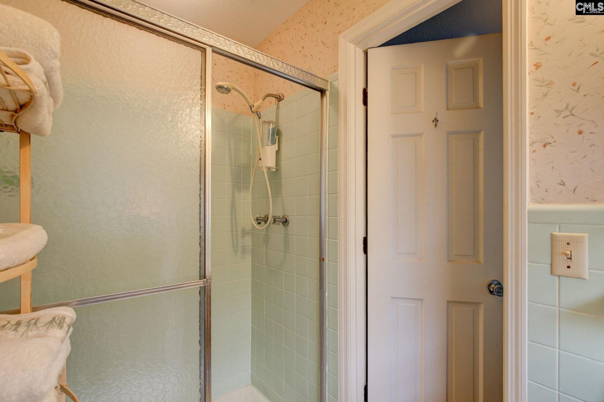 415 Cool Springs Photo 17