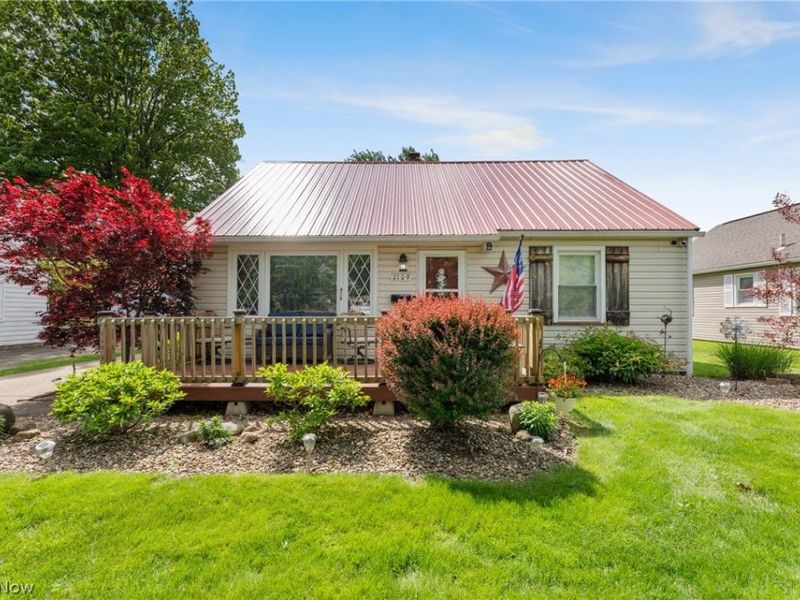 1109 Ellwood Avenue SW, Canton, OH 44710 Photo 1