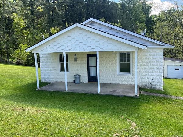 206 Walker Street, SOPHIA, WV 25921