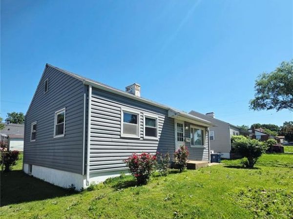 9503 Ridge Avenue, Overland, MO 63114
