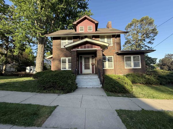 660 Alta Vista Street, Dubuque, IA 52001