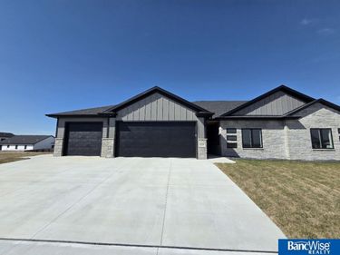 9409 Delano Drive , Lincoln, NE 68516