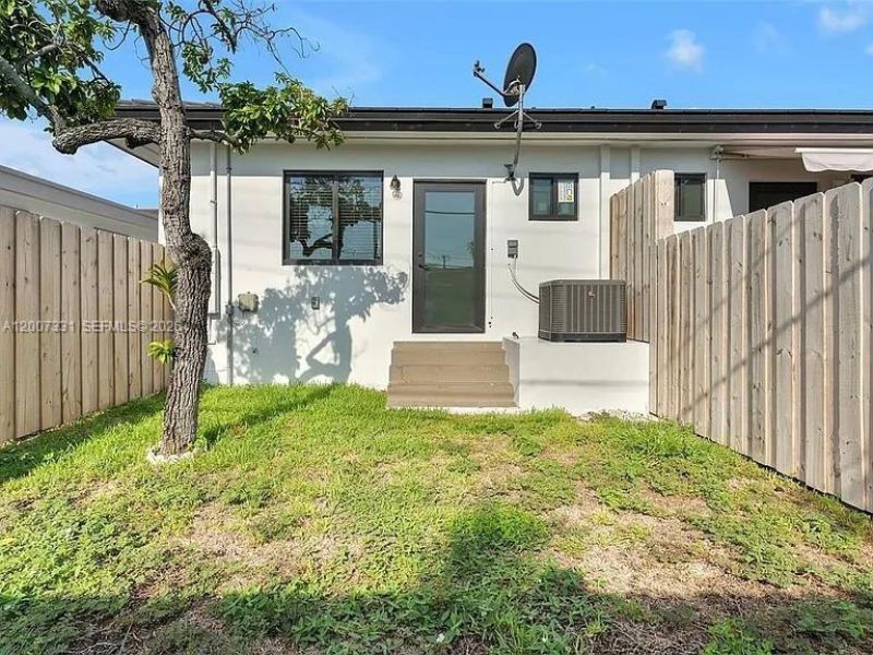 4817 E 9th Ln , Hialeah, FL 33013 Photo