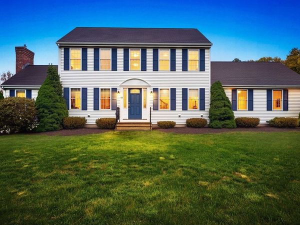10 Wilson Drive, Uxbridge, MA 01569