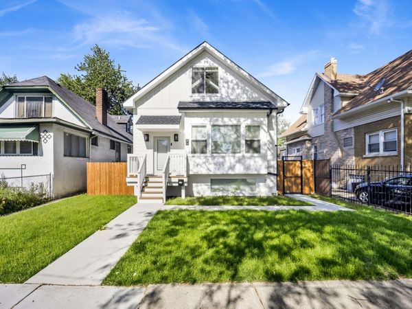 1122 N Latrobe Avenue , Chicago, IL 60651