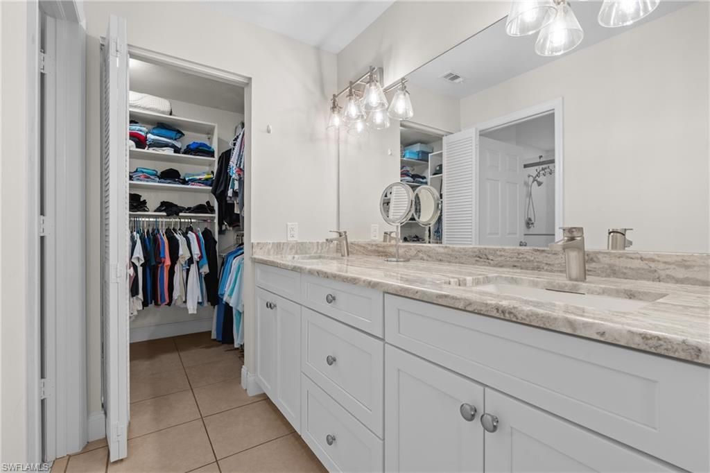 732 Woodshire Ln, Unit I5, Naples, FL 34105 Photo