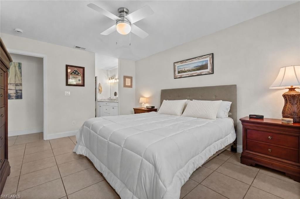 732 Woodshire Ln, Unit I5, Naples, FL 34105 Photo