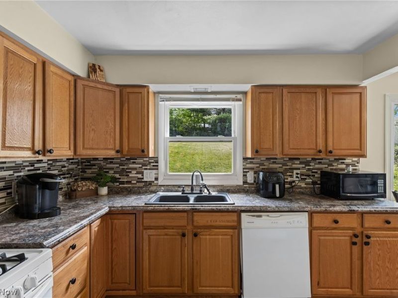 324 Thomas Street, Wintersville, OH 43953 Photo 10