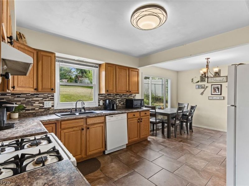 324 Thomas Street, Wintersville, OH 43953 Photo 11