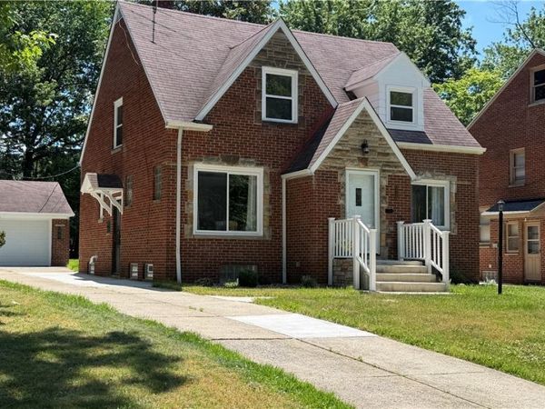 24420 Glenbrook Boulevard, Euclid, OH 44117