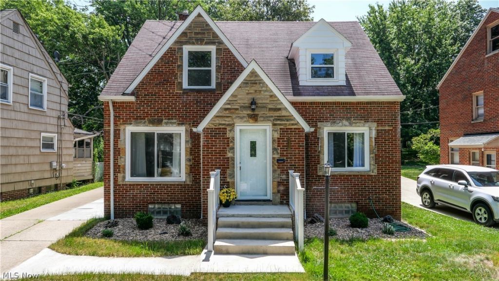 24420 Glenbrook Boulevard, Euclid, OH 44117