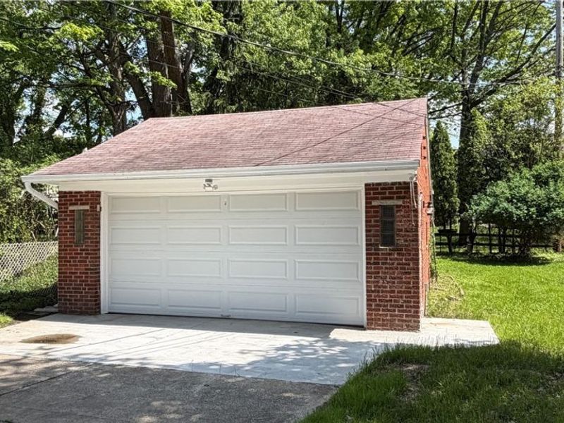 24420 Glenbrook Boulevard, Euclid, OH 44117 Photo 3