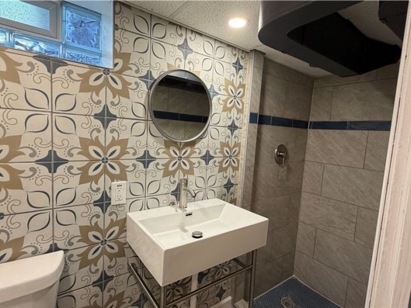 24420 Glenbrook Boulevard, Euclid, OH 44117 Photo 37
