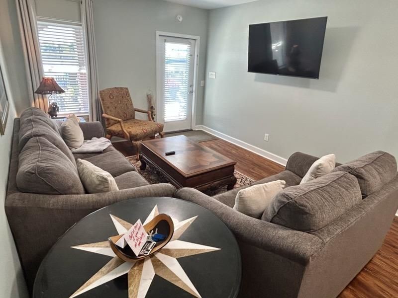 829 Front St.  Photo 26