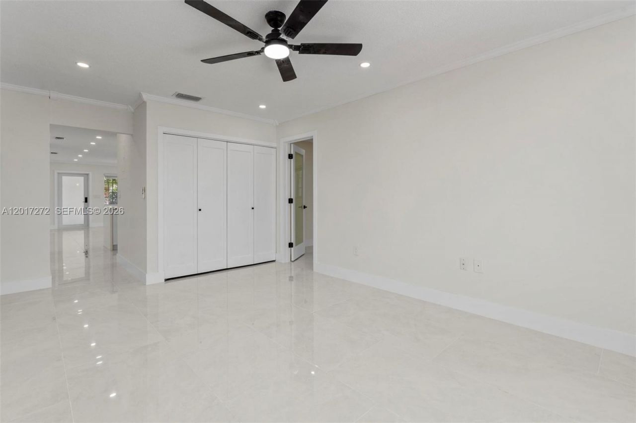 1900 SW 24th St, Miami, FL 33145 Photo