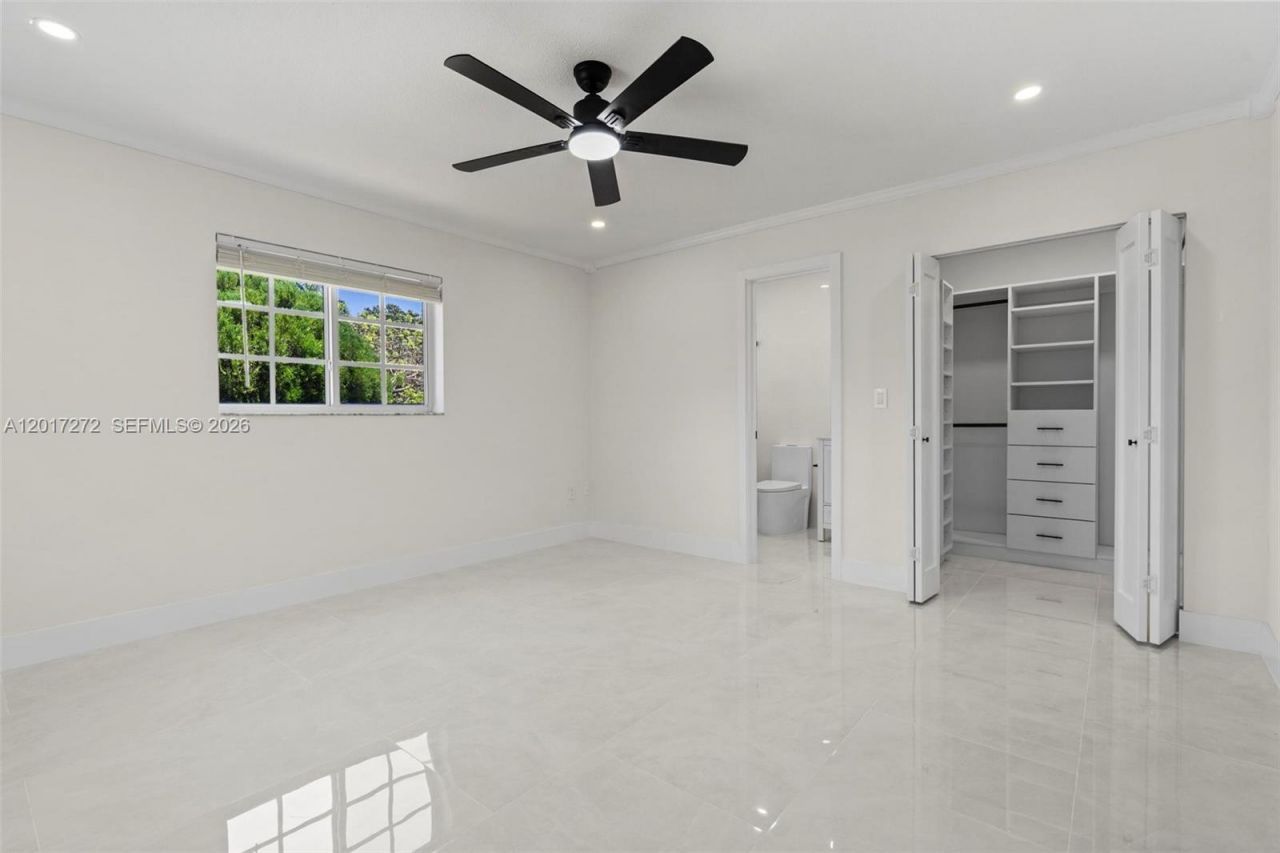 1900 SW 24th St, Miami, FL 33145 Photo