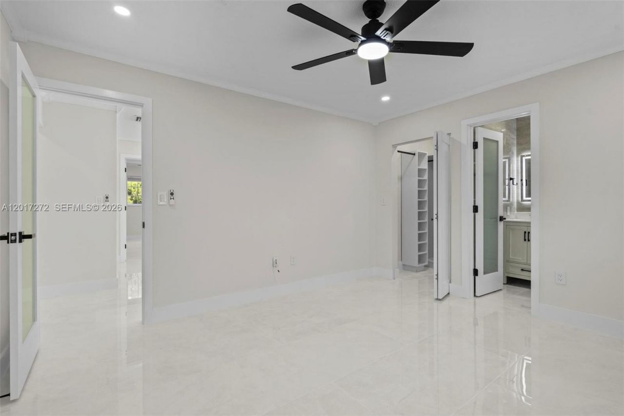 1900 SW 24th St, Miami, FL 33145 Photo